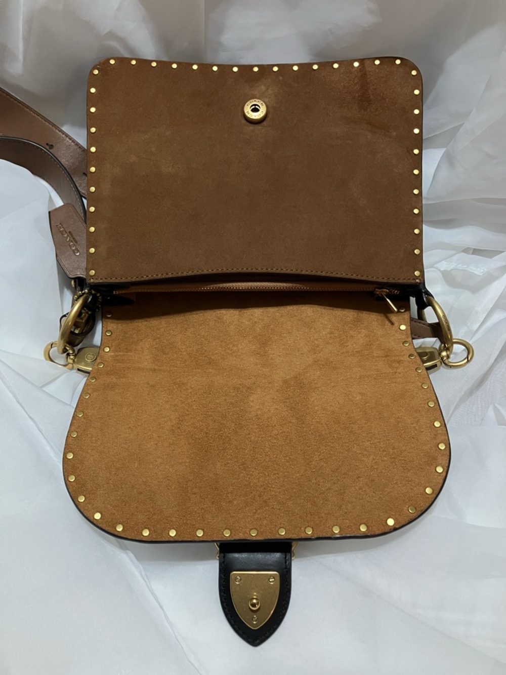 Beat Bag Colorblock Gold Rivets - Picture 7 of 11